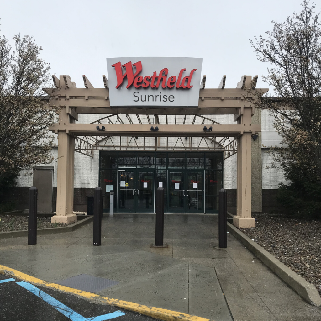 massapequa mall entrance